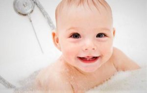 ¡Hora del baño! Bañeras y hamacas para bañar a tu bebé